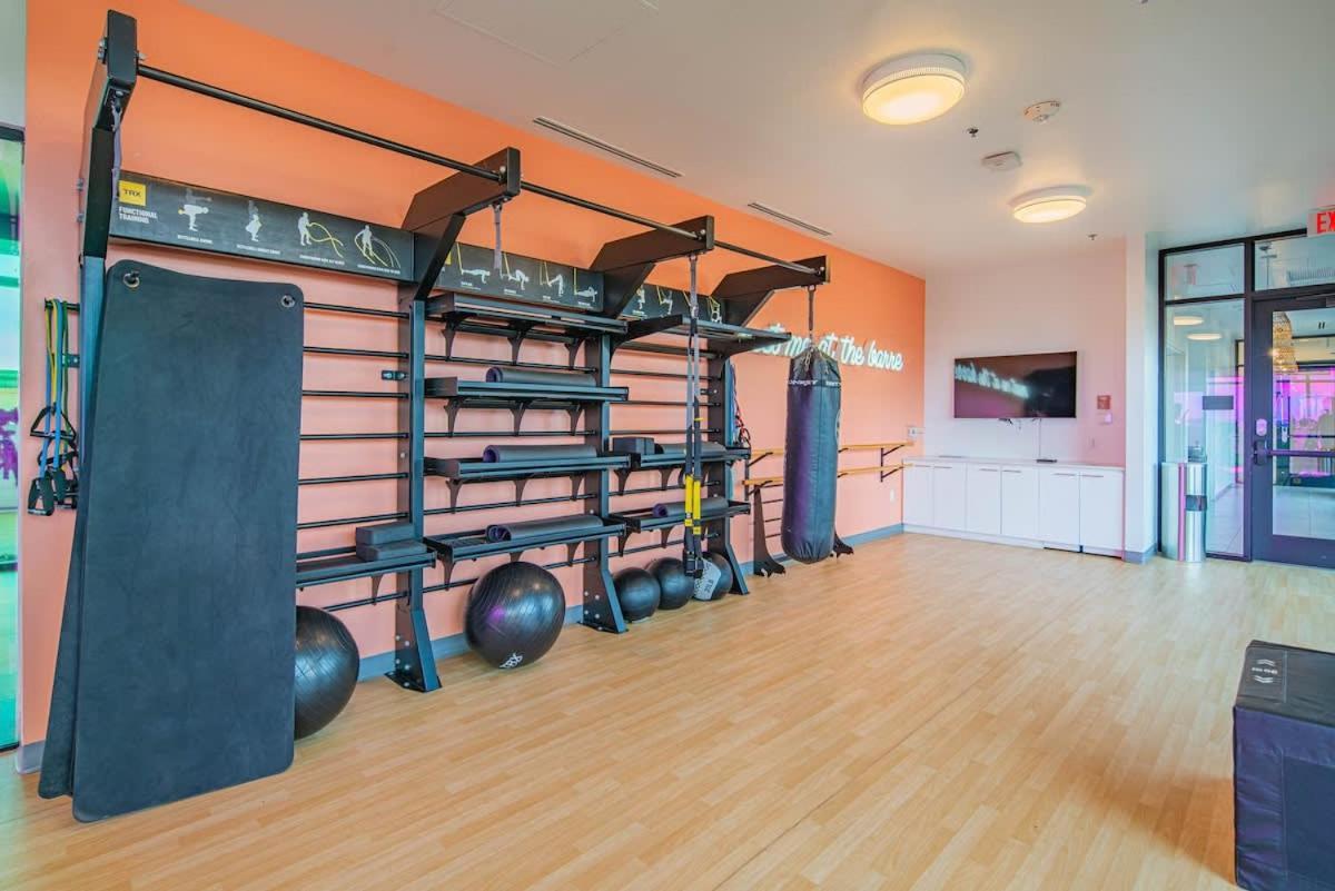 דירות פיניקס Detailed 2Bd, Highrise Dt, Pool, Gym, Parking, Sleeps 8 מראה חיצוני תמונה