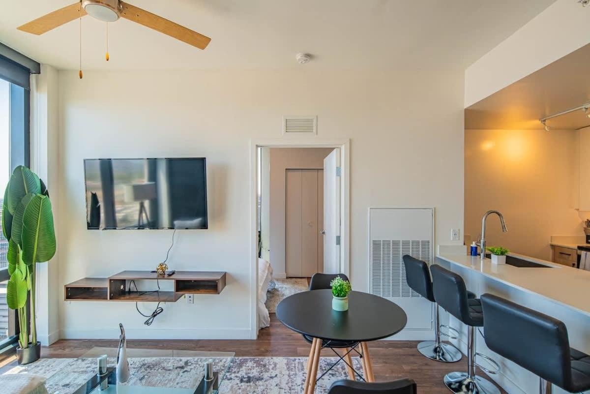 דירות פיניקס Detailed 2Bd, Highrise Dt, Pool, Gym, Parking, Sleeps 8 מראה חיצוני תמונה