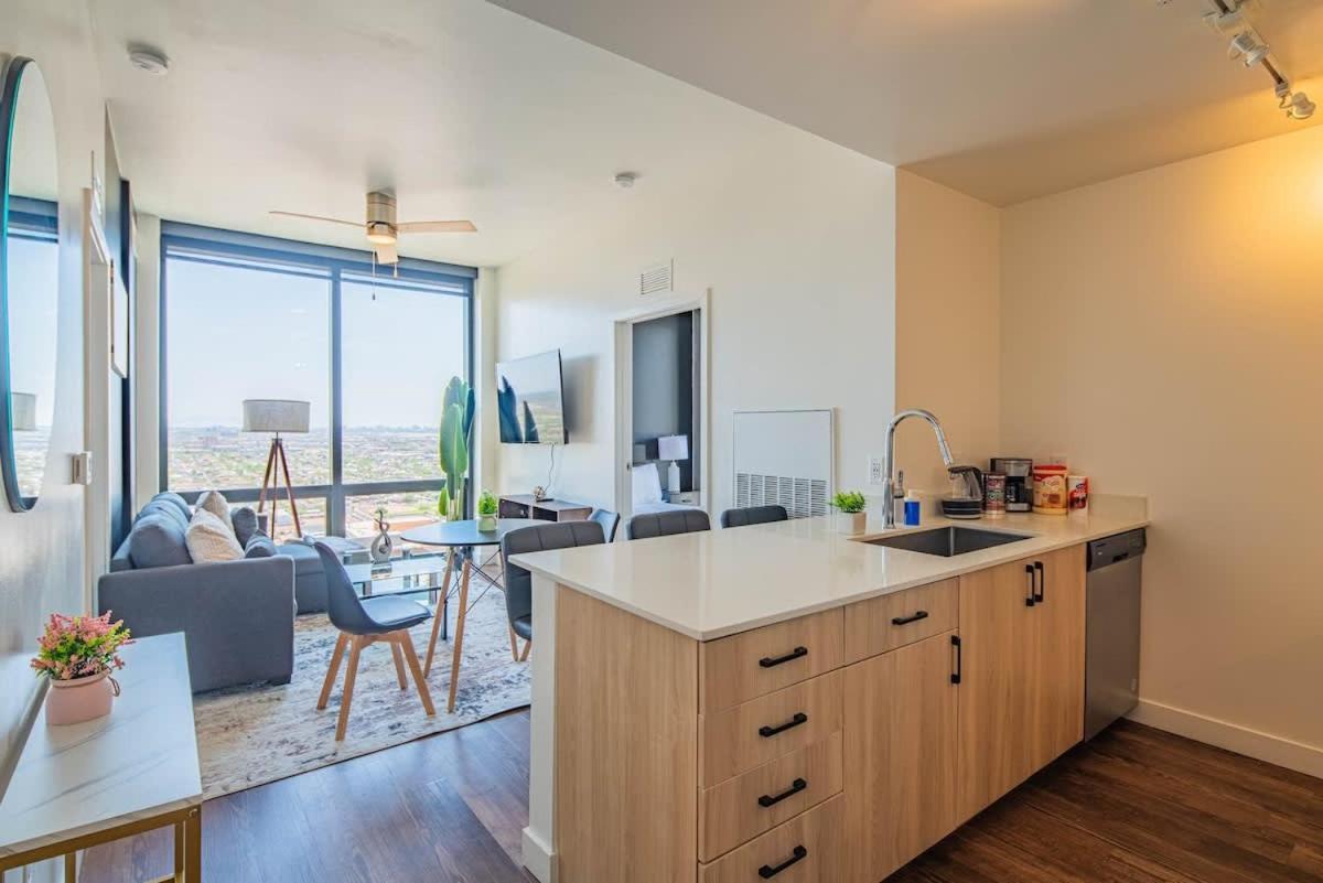 דירות פיניקס Detailed 2Bd, Highrise Dt, Pool, Gym, Parking, Sleeps 8 מראה חיצוני תמונה
